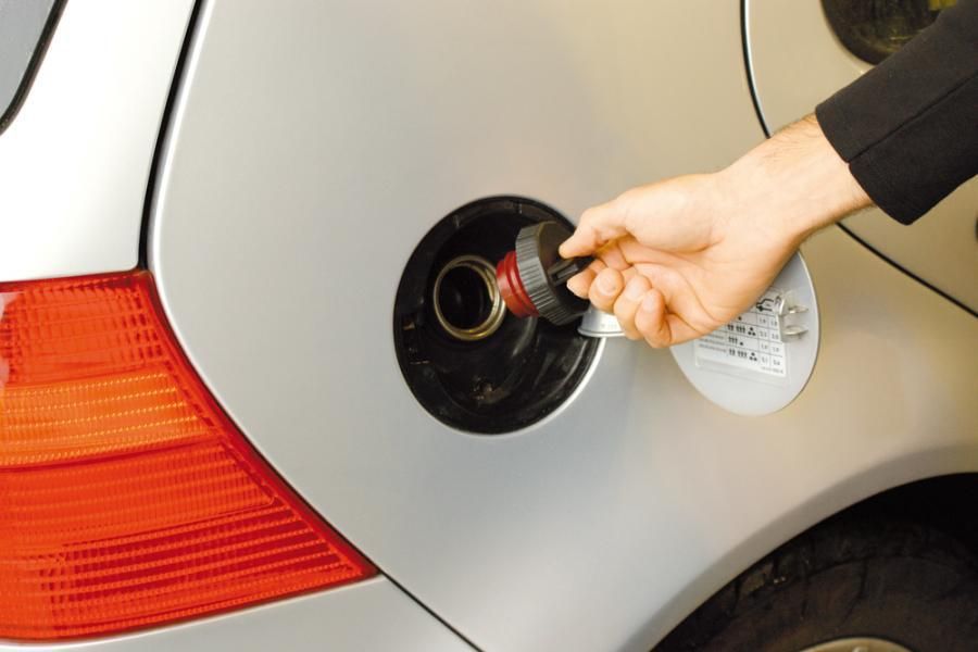 Cora Fuel tank cap with screw