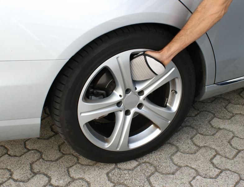 Cora Double-Sided Microfiber Wheel Cleaning Brush