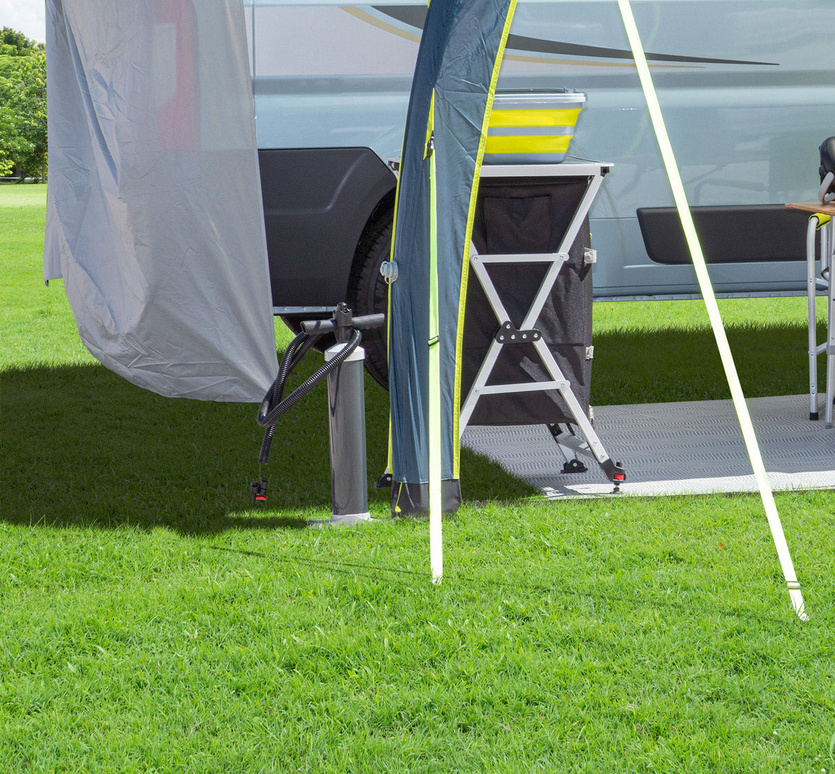 Toldo inflable Brunner Skia AIRtech para autocaravana/caravana 240 x 280 cm