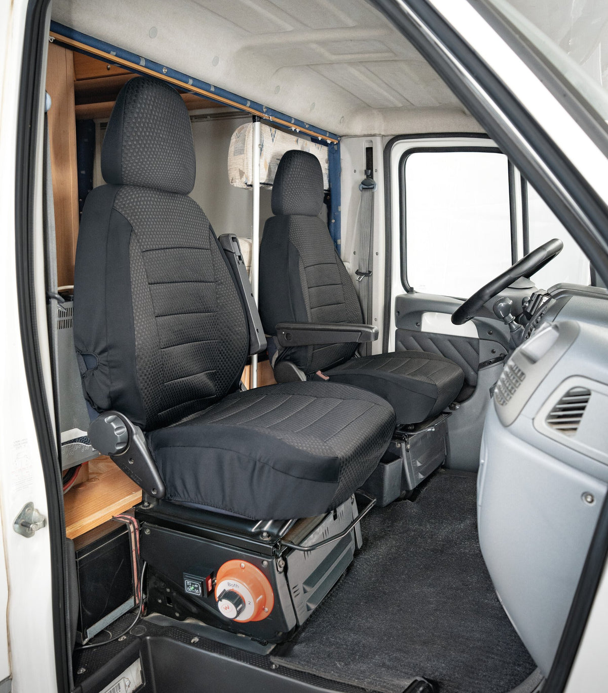 Lampa Travel Easy Fit, coprisedili universali per camper 55041