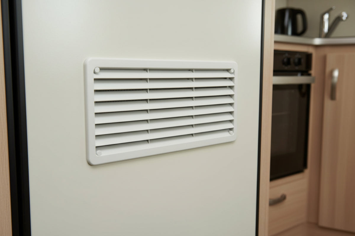 Rejilla para frigorífico empotrada de 370 x 223 mm - Camper GRI5017