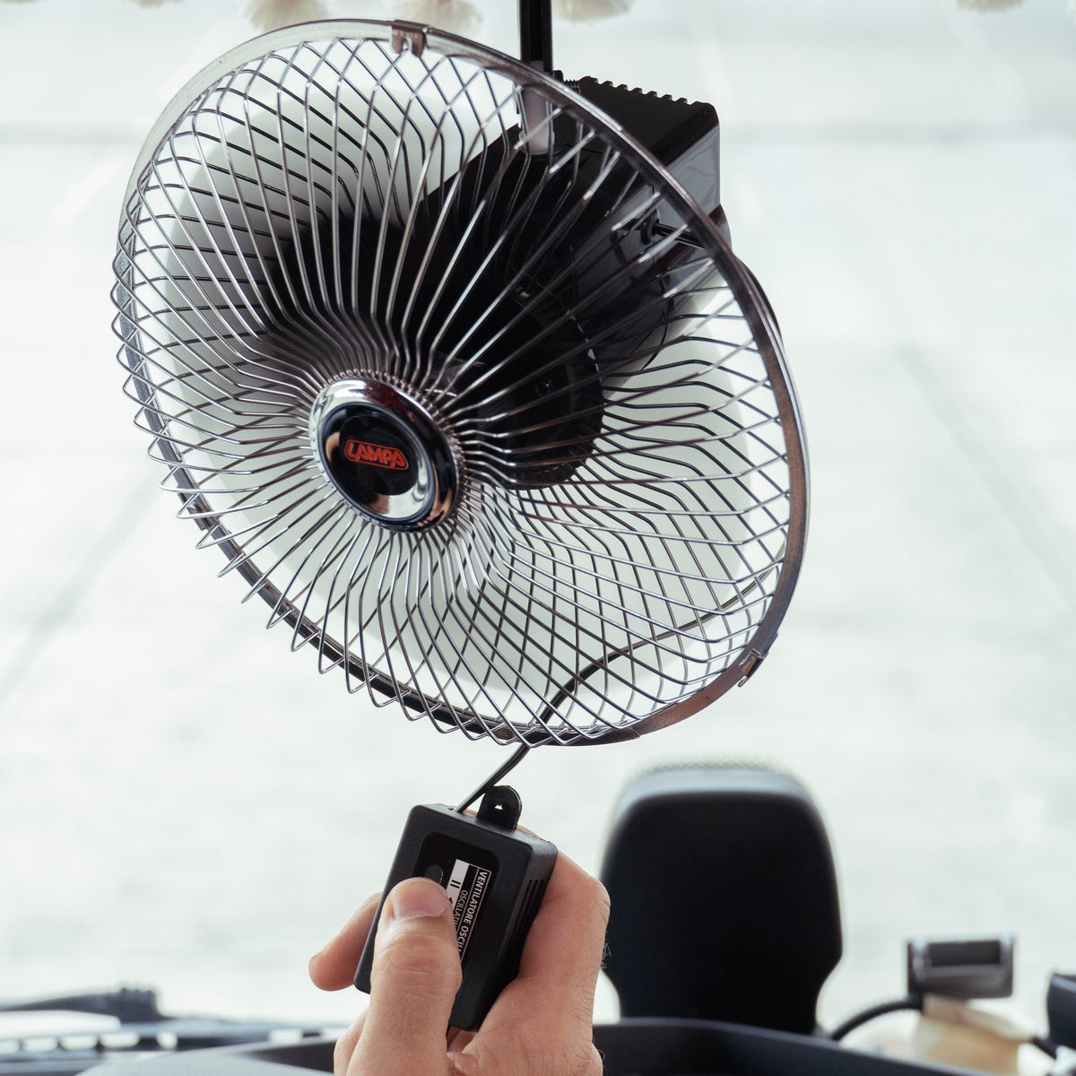 Ventilatore 24V per camion 8" cromato con clip Lampa Chrome-Fan 73107