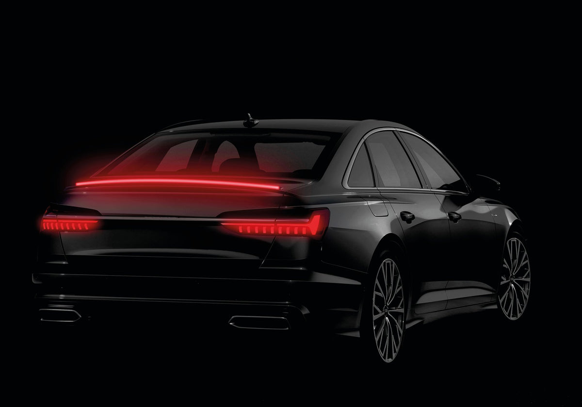 Pilot Spoiler carbon-look adesivo con integrata striscia luminosa a led rossi - 120 cm - 12V
