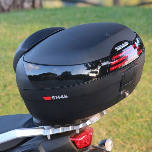 Baúl superior para motocicleta o scooter Shad SH46 D0B46200