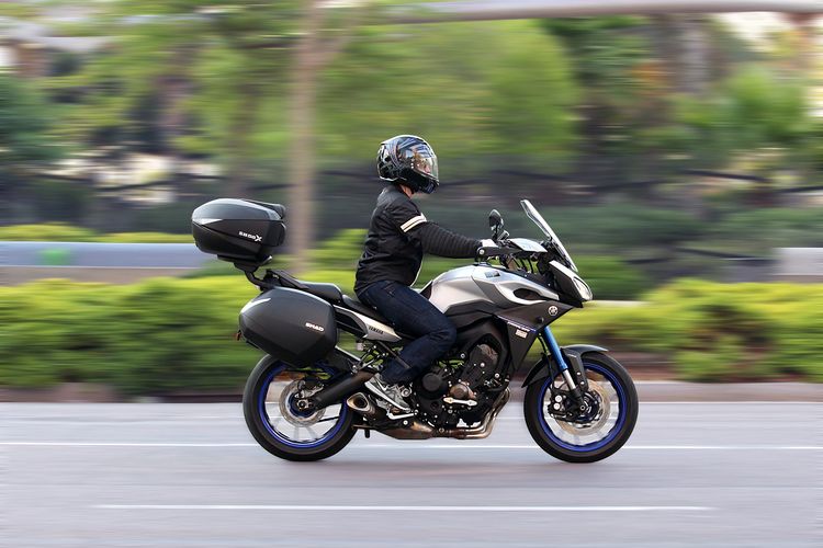 Shad SH58X Convert Expandable Motorcycle Top Case in Carbon D0B58206