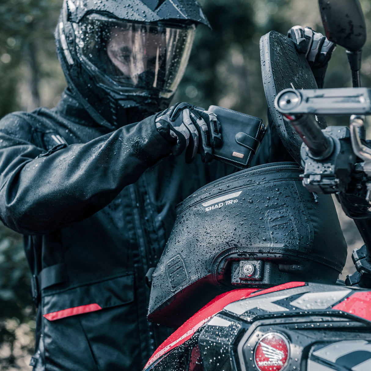 Shad Tr10Cl Waterproof Click System Tank Bag X0TR10CL