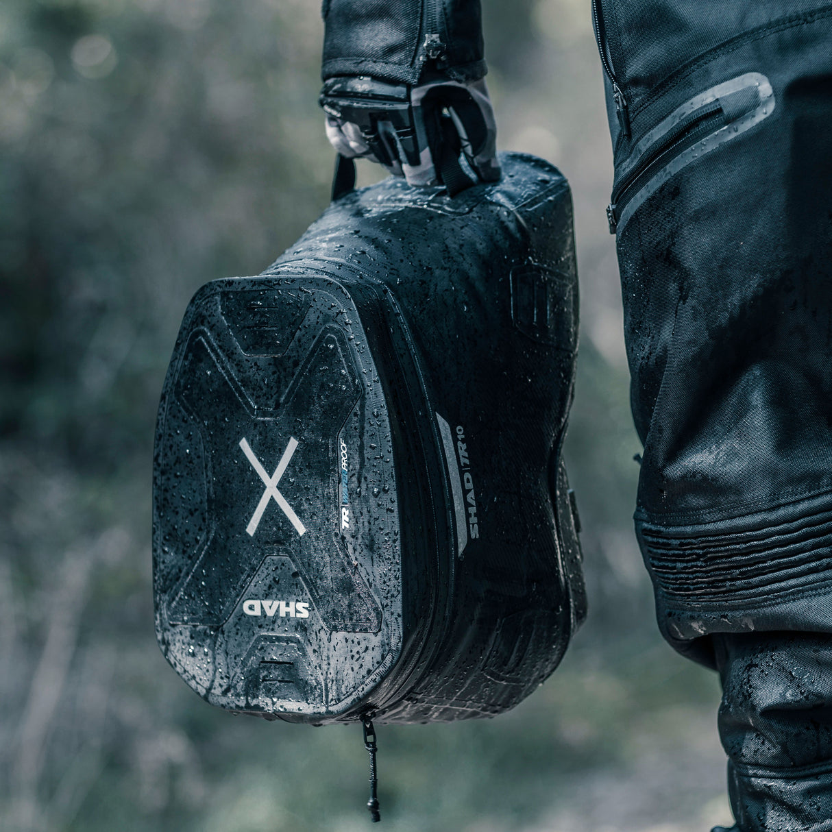 Shad Tr10Cl Waterproof Click System Tank Bag X0TR10CL