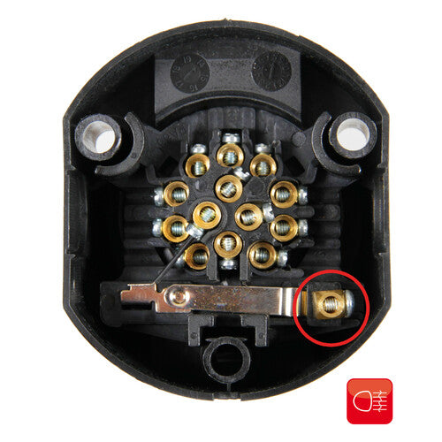 Lampenfassung 13-polig + 1 Nebelschlussleuchtenkontakt