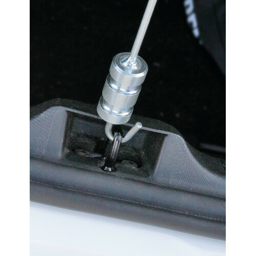 Lamp Hook lock for trunk ventilation