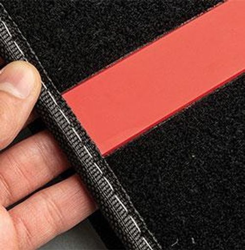 Momo Set of 4 Racing Carpet Mats Black/Red