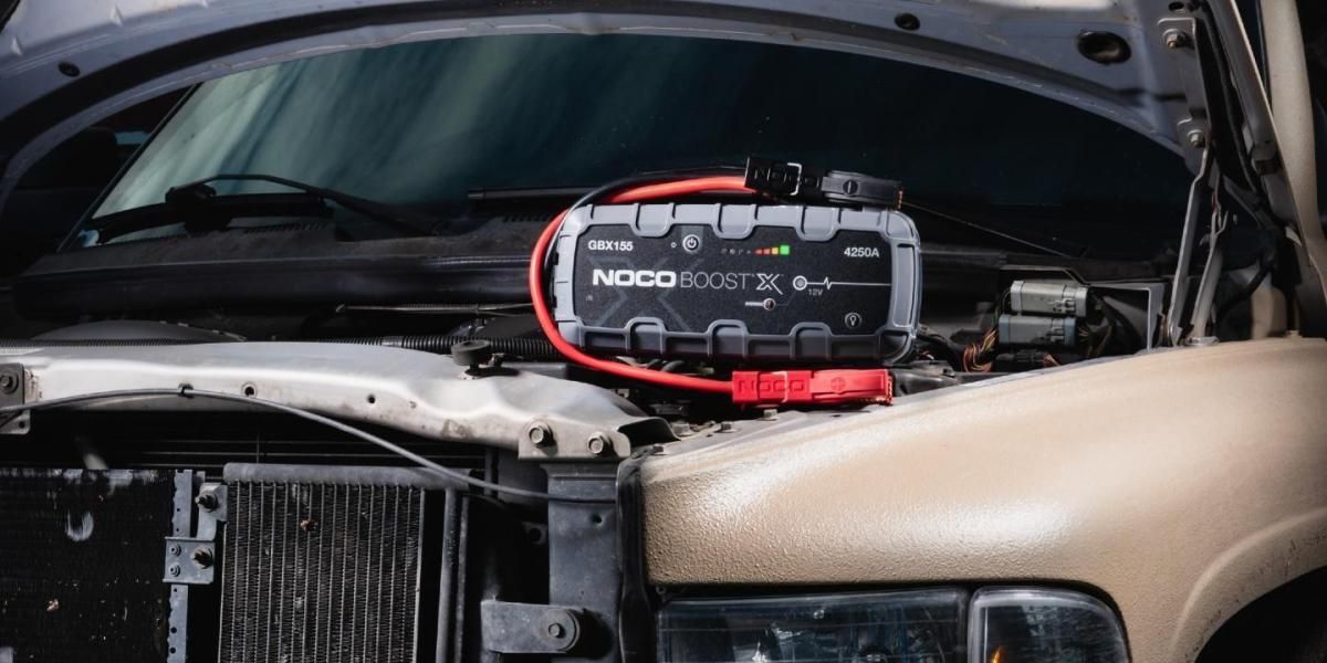 Arrancador de batería de litio NOCO GBX155 Boost X de 12 V y 4250 A