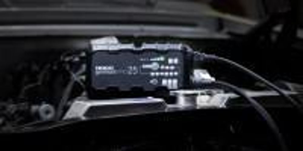 Cargador de baterÃa profesional NOCO GENIUSPRO25 25A