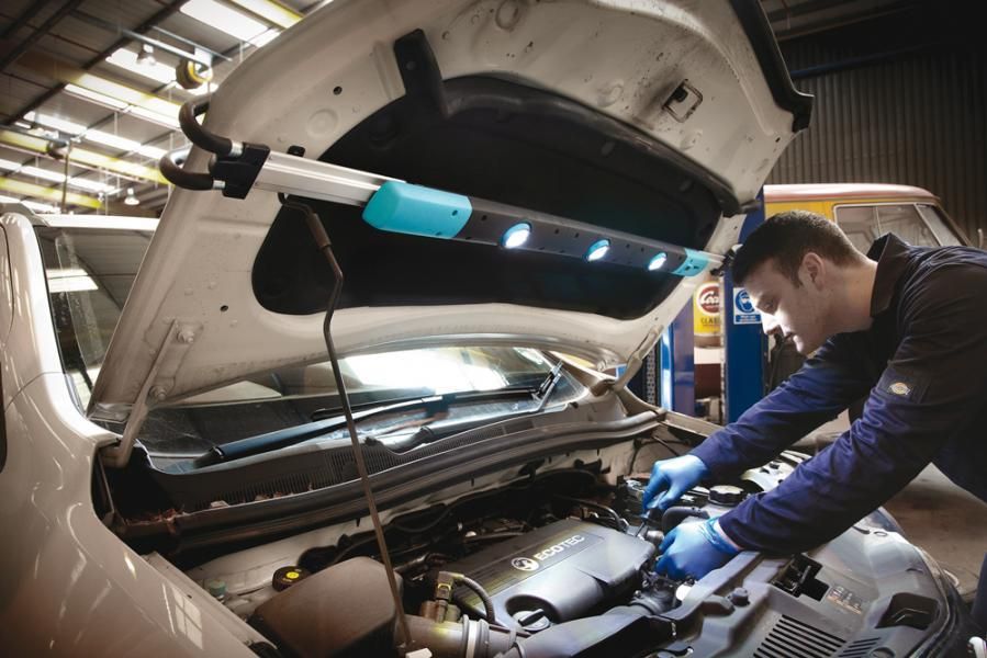 Ring LED underhood lamp with adjustable headlights