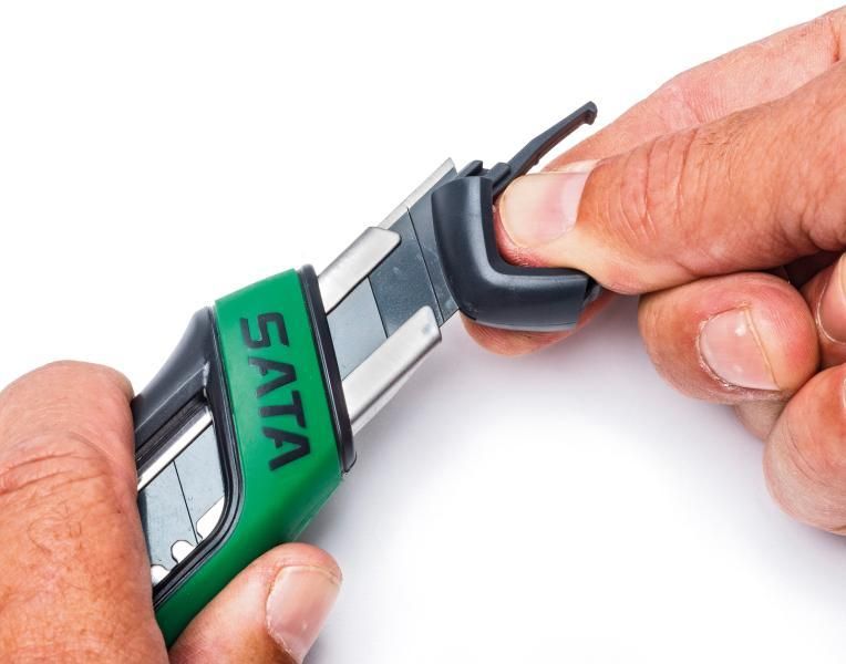 Sata Cutter con impugnatura bicomponente da 18 mm
