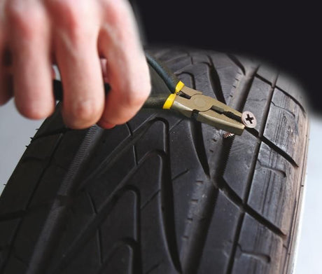 Cora Kit repairs tubeless tires