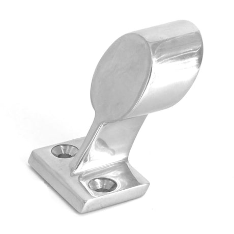 Trem Terminal support for handrail