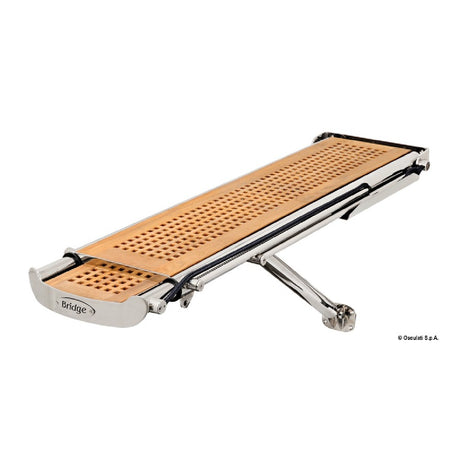 Teleskopierbare hydraulische Gangway BRIDGE mit hochglanzpolierter Edelstahlkonstruktion (AISI 316).