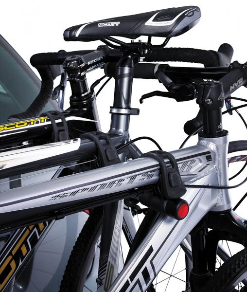 Portabicicletas Thule HangOn para 3 bicicletas, montaje en barra de remolque 000972