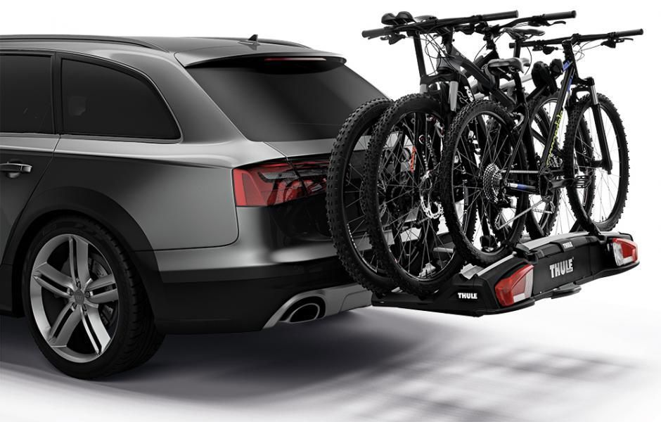 Portabicicletas Thule 939000 VeloSpace XT para 3 bicicletas con barra de remolque de 13 pines