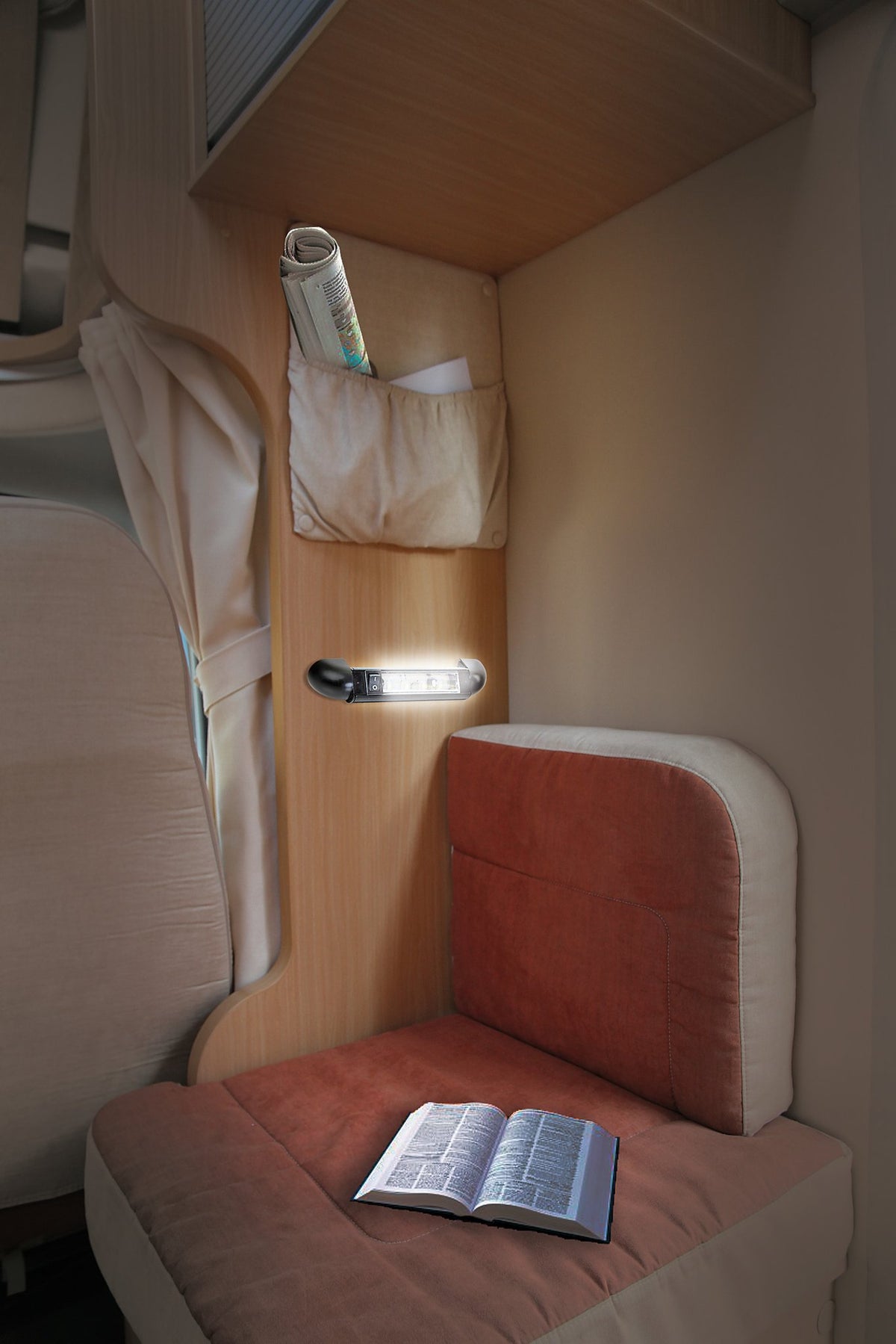 Lampa Pivot-4, luce di cortesia a 4 led, 12/24V 70666