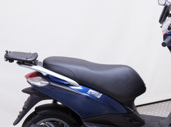 Shad Attacco Bauletto Top Master PIAGGIO FLY 125 13-14 V0FL13ST