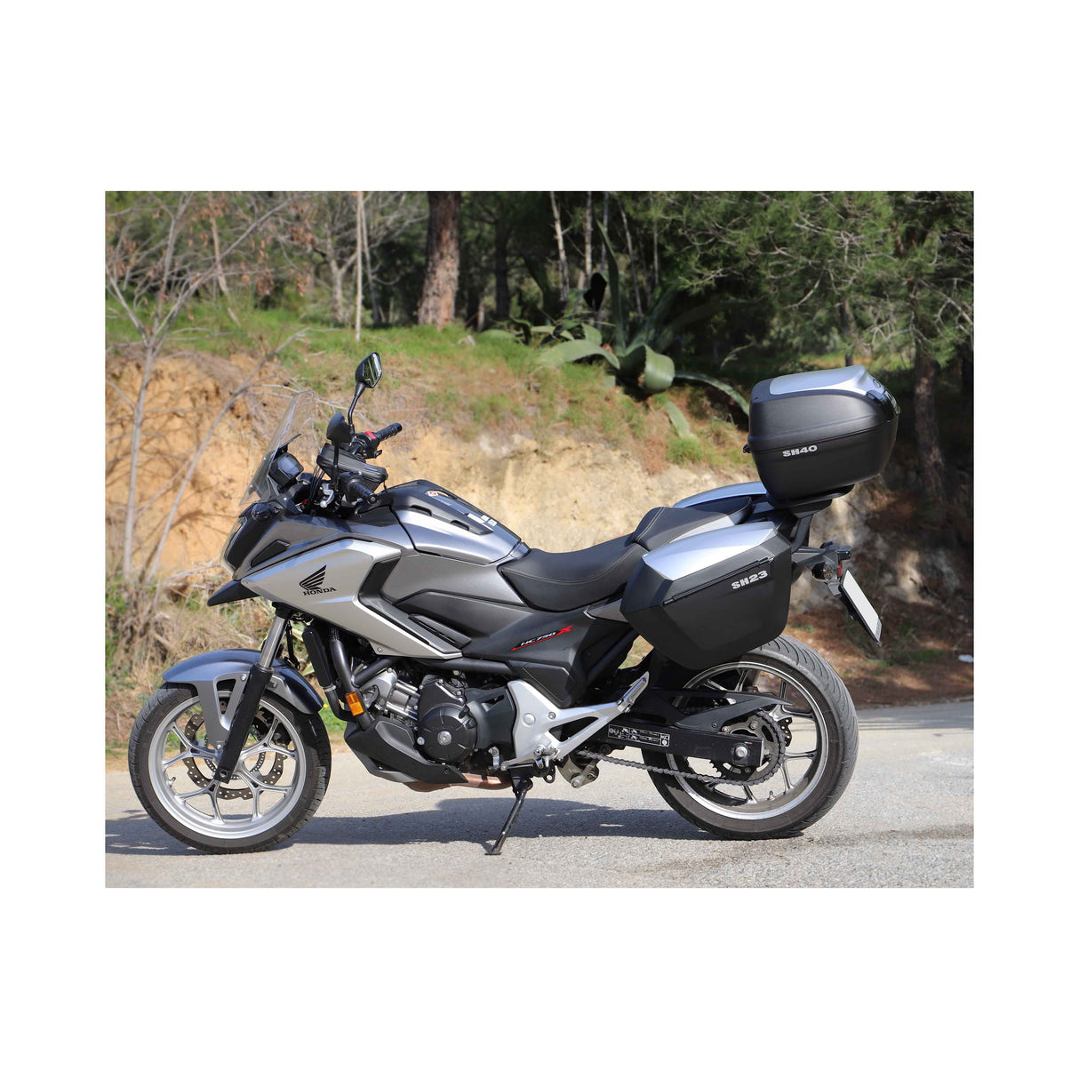 Baúl superior Shad para motocicleta o scooter SH40 con aspecto de aluminio D0B40200