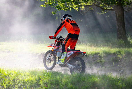 Lampa Easy-Off, portatarga con sistema estraibile per targhe moto enduro/fuoristrada 91639