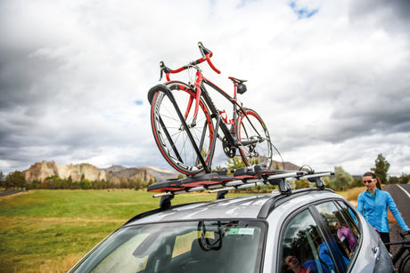 Yakima HighRoad Extended, porta bicicletta da tetto con fissaggio ruota anteriore - Nero - max 1325 mm (passo bici)