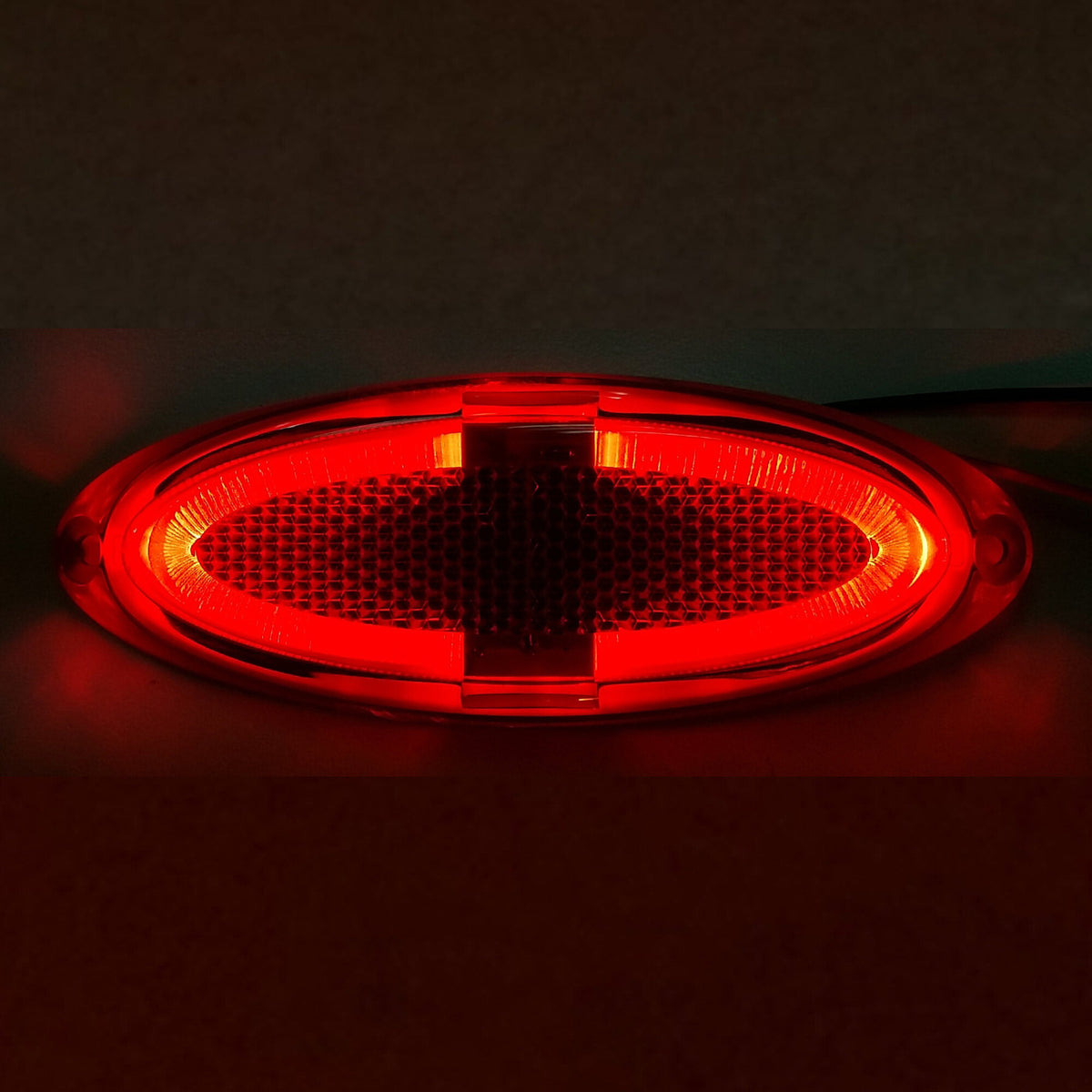 Luce di ingombro posteriore ovale rossa per camper